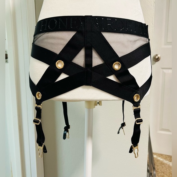 Honey Birdette 3 Piece Set - Picture 4 of 15